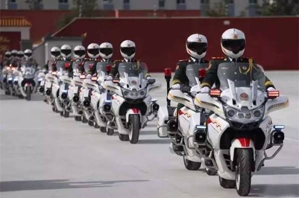 国宾护卫队摩托训练,精湛技艺背后的辛勤付出,国宾护卫队摩托精湛技艺背后的辛勤付出训练纪实