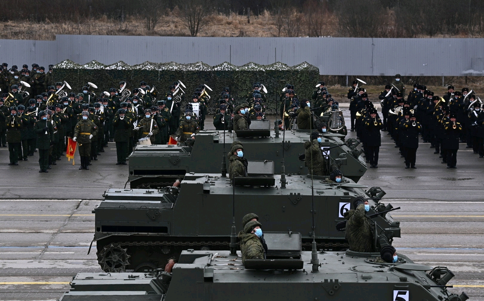 俄罗斯正在阅兵,历史传统与现代展示,俄罗斯阅兵盛典,历史传统与现代风采的完美结合