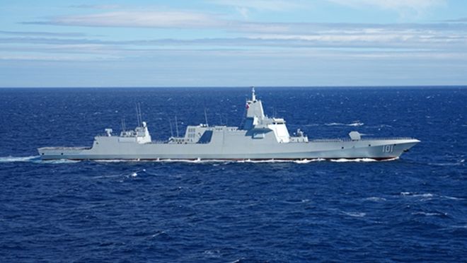 南昌舰女兵霸气回应外舰挑衅,展现中国海军力量与决心,南昌舰女兵霸气回应挑衅,彰显中国海军力量与决心风采