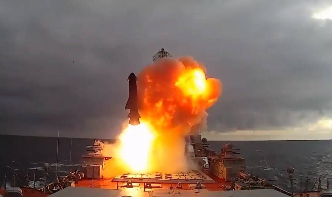 关于中国海军新型驱逐舰的探讨,8艘055型驱逐舰,一艘未获之谜,中国海军新型驱逐舰揭秘,8艘055型舰艇与一艘未解之谜的探讨