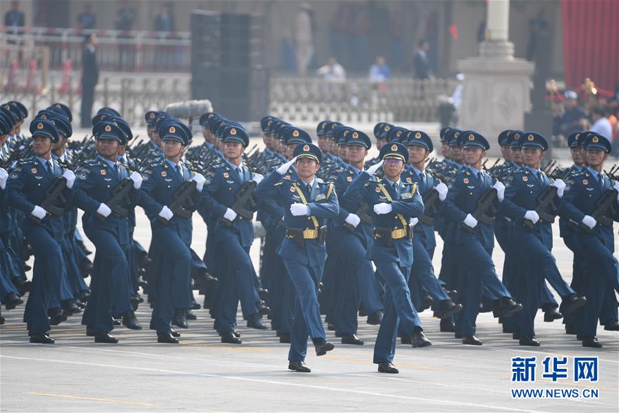 庆祝空军荣耀,纪念中国空军成立七十周年庆典中的方队风采,中国空军七十周年庆典,方队风采展现空军荣耀