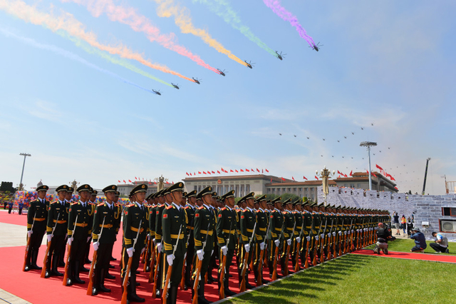 庆祝空军荣耀,纪念中国空军成立七十周年庆典中的方队风采,中国空军七十周年庆典,方队风采展现空军荣耀