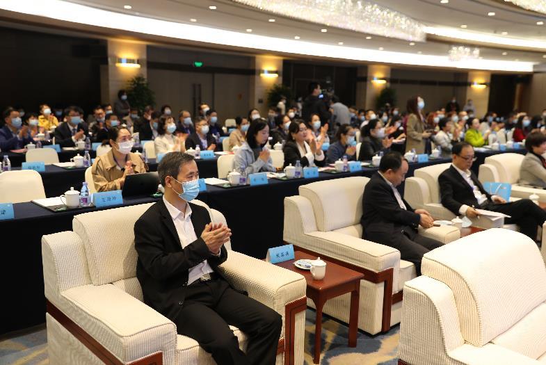 今日海峡两岸直播,连接两岸,共融共进,海峡两岸直播,共融共进,两岸连结心桥