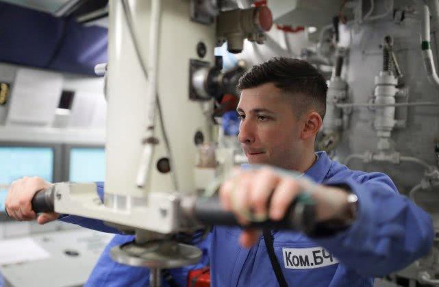 关于中国引进677型潜艇的深度解析,中国引进677型潜艇深度解析揭秘