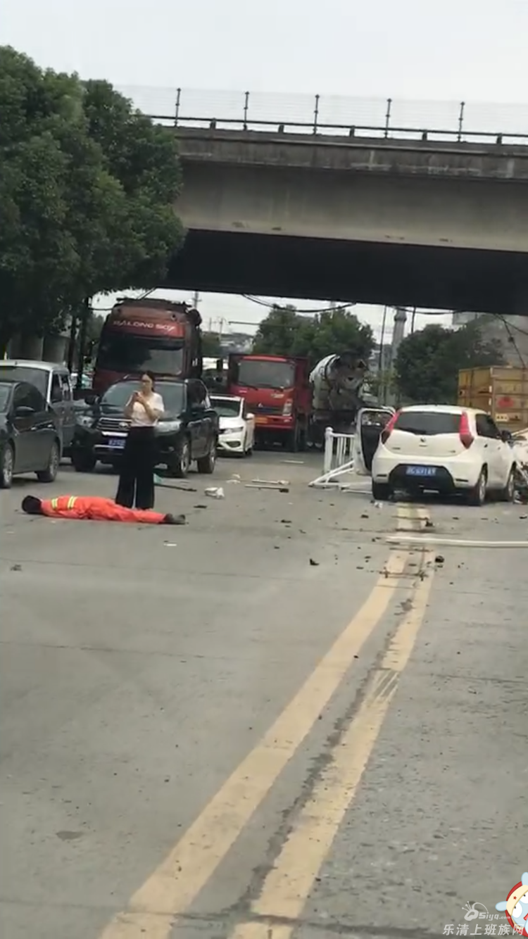 今天刚刚发生的车祸，深度探究事故背后的真相与反思，深度探究车祸背后的真相与反思，事故背后的警示与反思