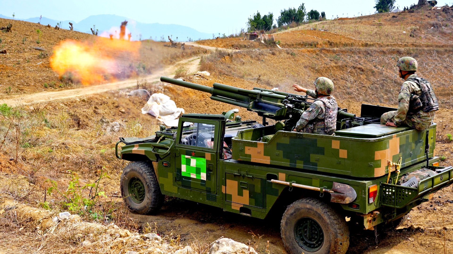 车载速射迫击炮，现代战场上的新型火力支援系统，车载速射迫击炮，现代战场新型火力支援利器