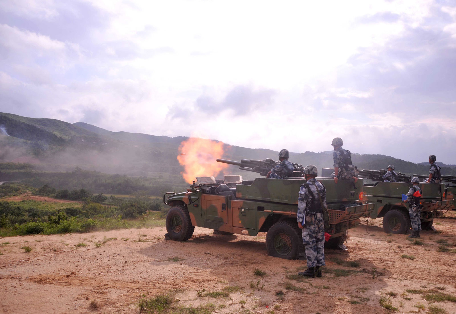 车载速射迫击炮,现代战场上的新型火力支援系统,车载速射迫击炮,现代战场新型火力支援利器