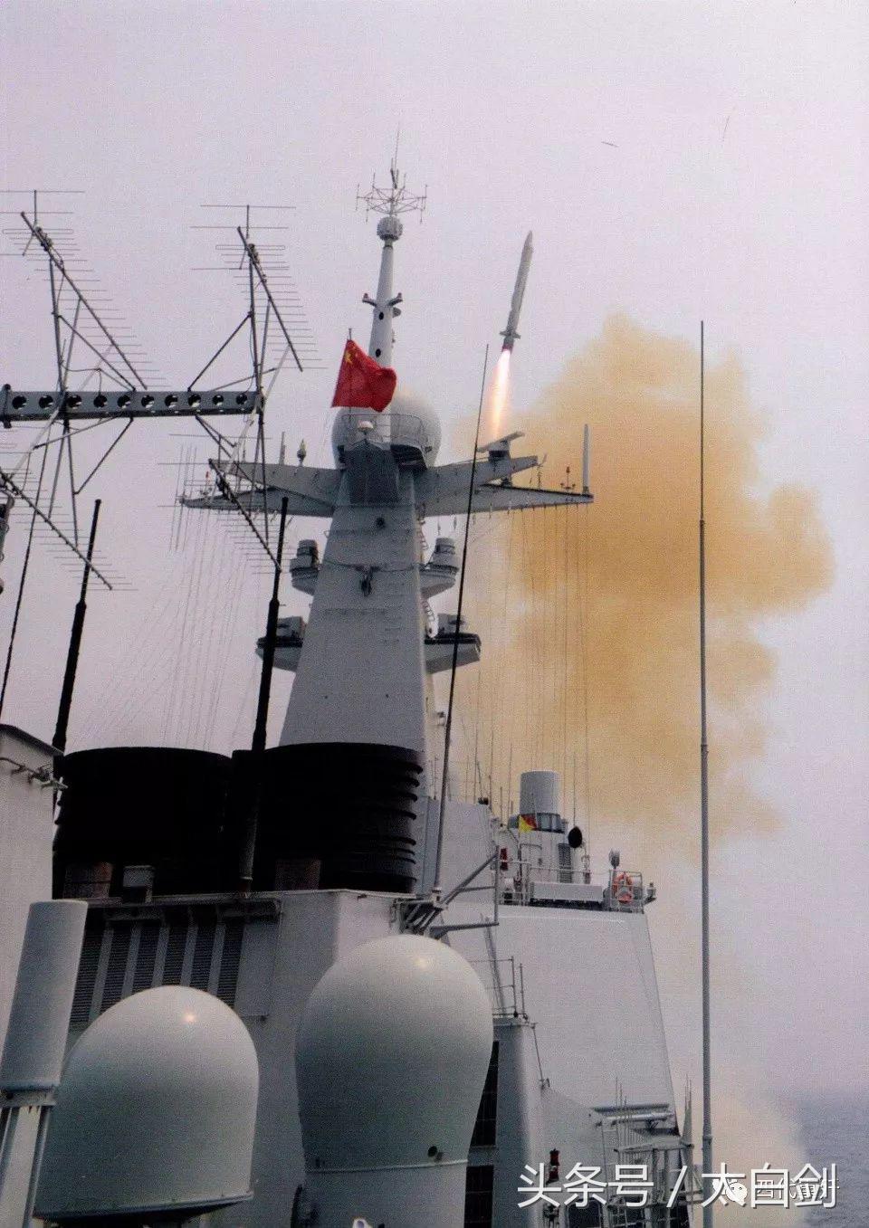 揭秘中国海军新型战舰——052D驱逐舰配置,揭秘中国海军新型战舰,052D驱逐舰配置详解