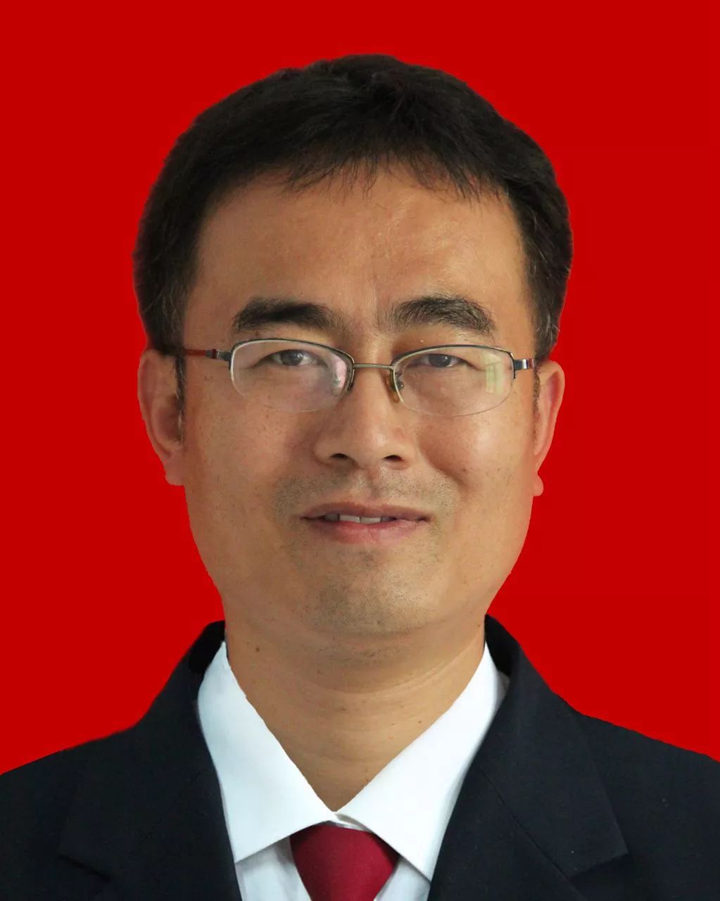 空降兵15军李伟强，英勇无畏的军事领袖与楷模人物，英勇无畏的军事领袖李伟强，空降兵15军的楷模人物。