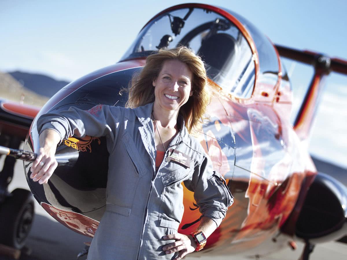 战斗机飞行员妻子的独特角色与挑战,战斗机飞行员妻子的角色与挑战,独特视角下的生活体验