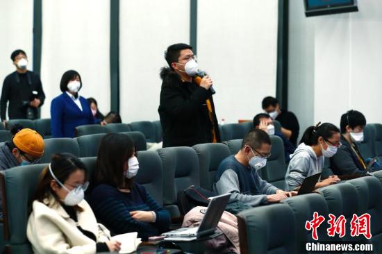 新闻发布会摘口罩,重塑公众形象与沟通的新起点,新闻发布会摘口罩,重塑公众形象,开启沟通新纪元