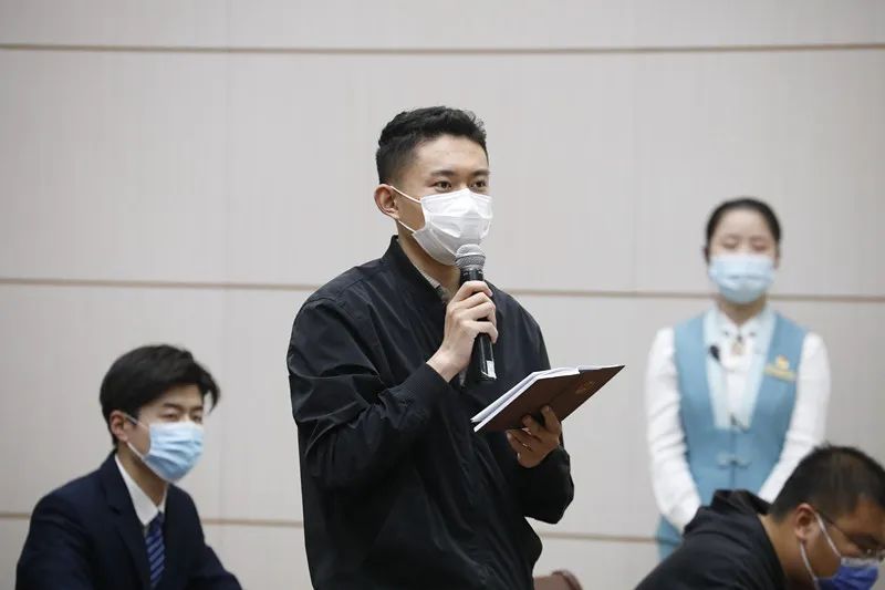 新闻发布会摘口罩,重塑公众形象与沟通的新起点,新闻发布会摘口罩,重塑公众形象,开启沟通新纪元