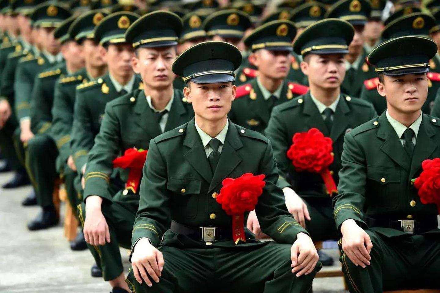 大学生为什么要当兵,大学生为何选择参军入伍?