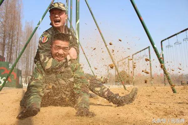 丁晓兵独臂将军,不屈的荣耀与坚韧的力量,独臂将军丁晓兵,荣耀与坚韧的力量展现不屈斗志