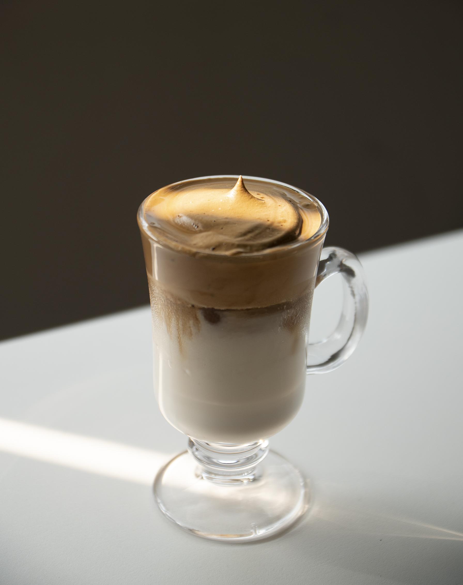 澳门一码一肖与星巴克集体罢工,探究真实事件背后的真相,澳门一码一肖与星巴克集体罢工事件真相探究