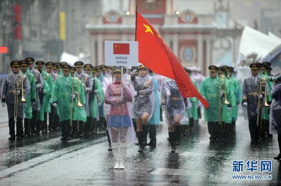 中国女兵仪仗队亮相莫斯科,展现国际风采与力量,中国女兵仪仗队亮相莫斯科,展现国际风采与力量传承