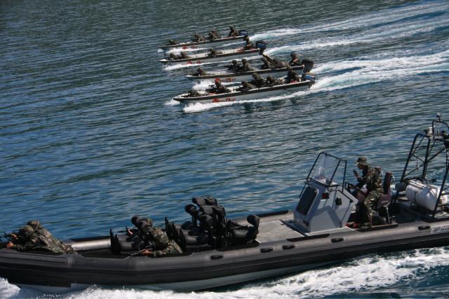 蛟龙突击队长,勇冠三军,智领群雄,蛟龙突击队长,勇智双全,领军群雄