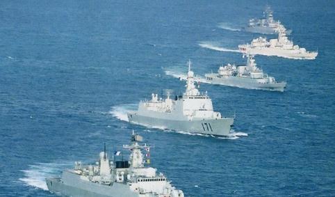 中国人民海军的成立时刻，铸就蓝色国威的辉煌篇章，中国人民海军的辉煌篇章，铸就蓝色国威的里程碑时刻