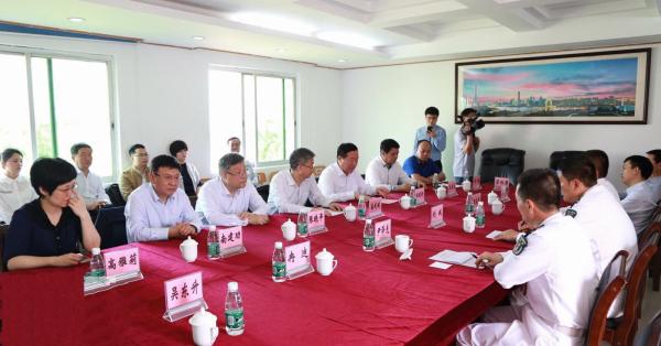 湛江南海舰队登陆六支队，英勇无畏，守护海洋的坚实力量，湛江南海舰队登陆六支队，守护海洋的英勇力量