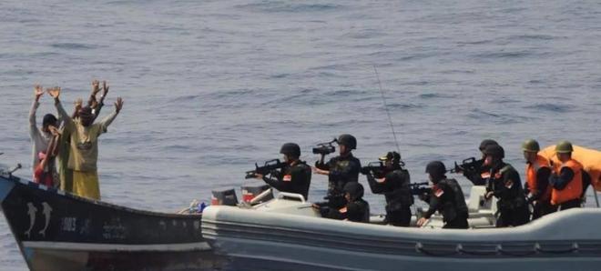 中国海军如何与海盗沟通,策略与行动分析,中国海军与海盗沟通的策略与行动深度分析