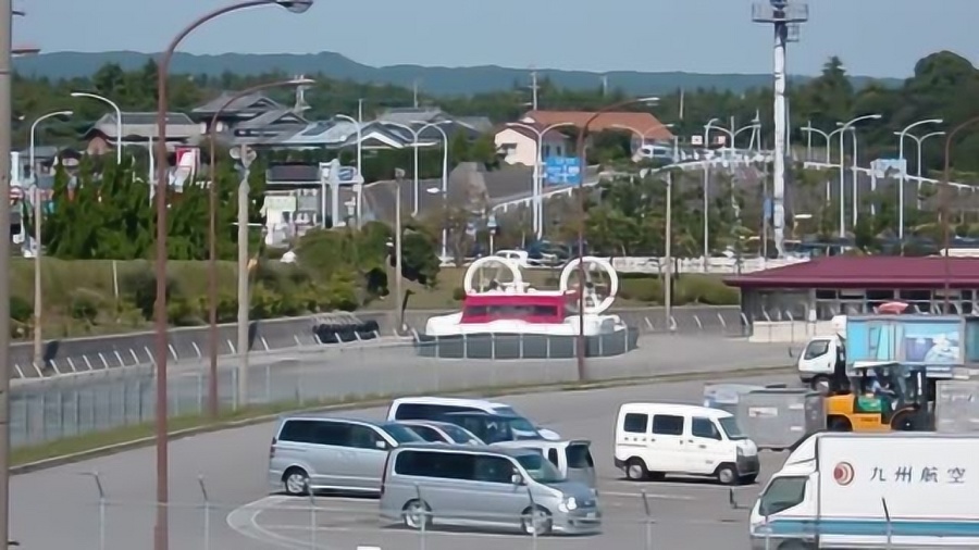 气垫船在陆地上的行走方式,气垫船陆地行走独特方式揭秘