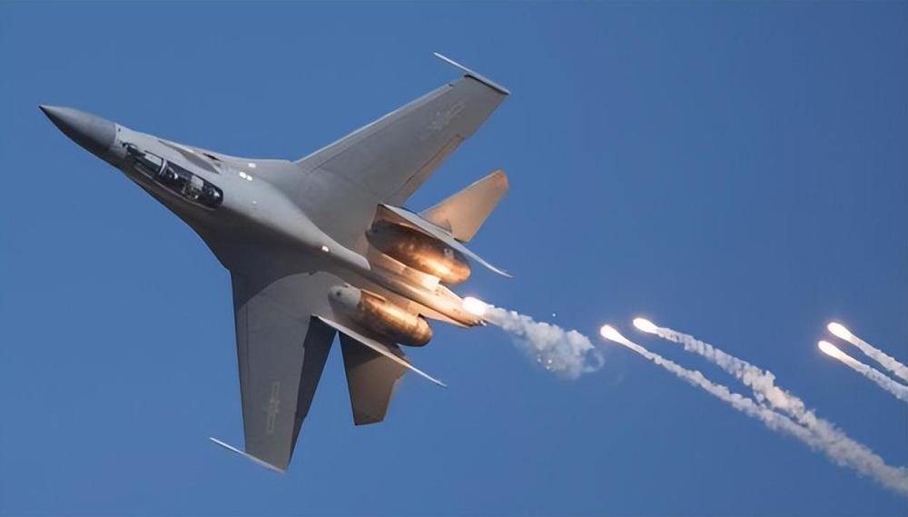 歼-16载重能力深度解析,歼-16载重能力全面解析