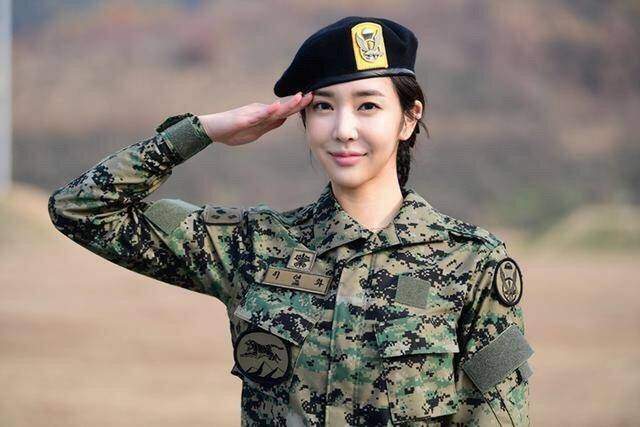 女兵扎军用武装带，力量与荣耀的象征，女兵扎军用武装带，力量与荣耀的彰显