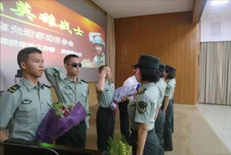 杜富国在地方中的待遇,英雄归来,荣光永照,杜富国,英雄归来,地方荣光永照,英雄待遇展现风采