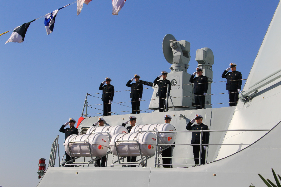 昆明舰执行任务，展现中国海军力量的坚定与勇气，昆明舰执行任务彰显中国海军力量的坚定与勇气