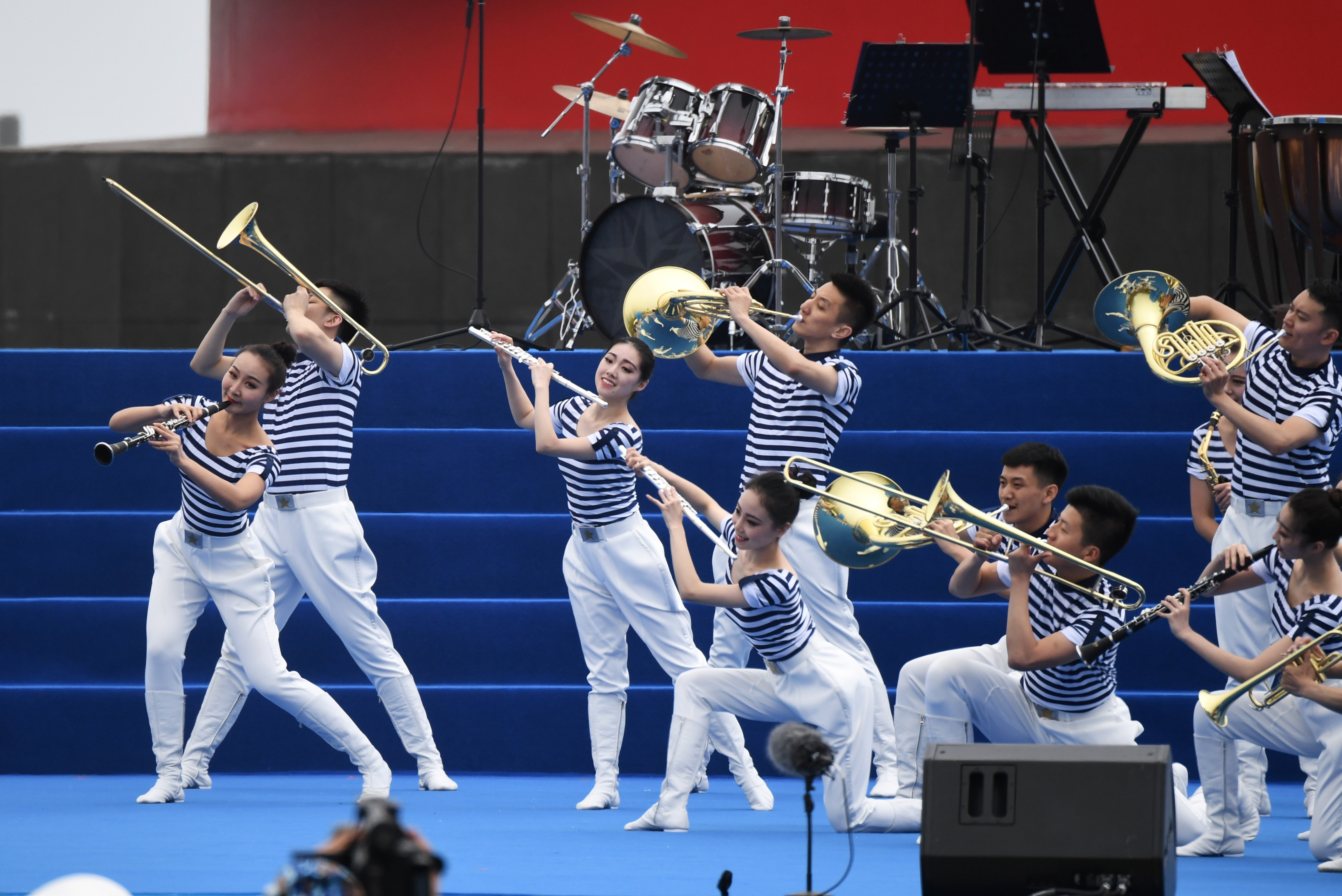 庆祝海军成立七十周年联合军乐盛典,荣耀与和平的交响,庆祝海军成立七十周年联合军乐盛典,荣耀交响,和平颂歌