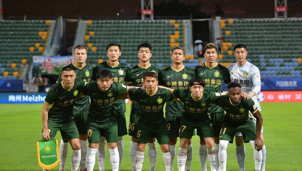 山东舰在大连下水的原因探究，山东舰在大连下水原因深度解析