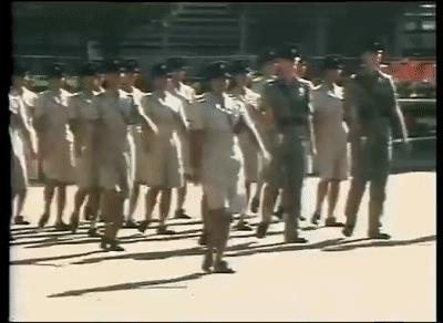 中国人民解放军仪仗队女兵正步,展现新时代巾帼风采,中国人民解放军仪仗队女兵正步,展现新时代巾帼英姿