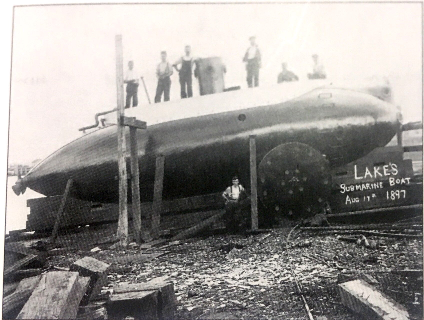 亨莱号潜艇,深海探索的无尽奥秘,亨莱号潜艇,深海奥秘的探索之旅