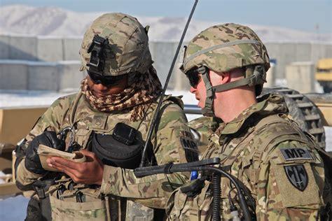 第13集团军臂章，荣耀与使命的象征，第13集团军臂章，荣耀与使命的徽章