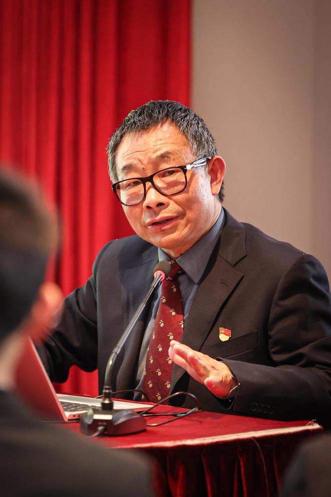 丁晓强，引领新时代的卓越领导者，丁晓强，新时代卓越领导者的典范