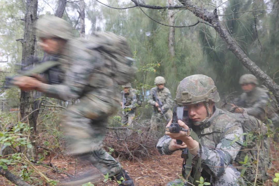 星空迷彩墙，探索迷彩艺术的无限魅力，星空迷彩墙，迷彩艺术的魅力探索