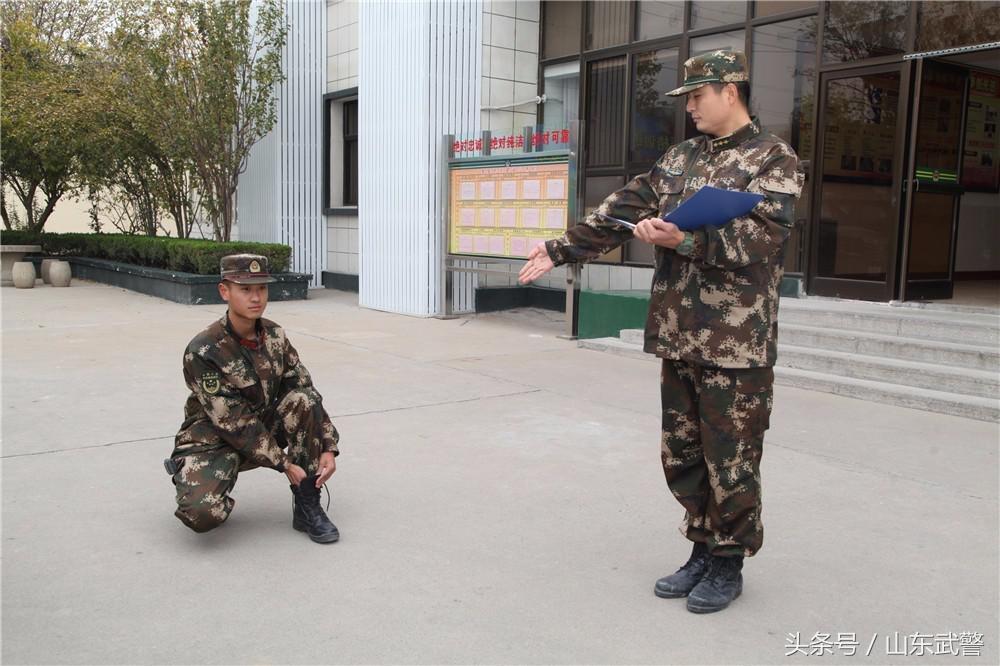 把依法治军从严治军的问题写入新时代军队建设战略之中,依法治军从严治军,新时代军队建设的战略核心