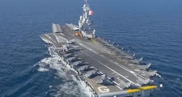 中美航母尺寸对比，揭示两国海军力量的差异与演变，中美航母尺寸对比，揭示两国海军力量的差异与演变历程