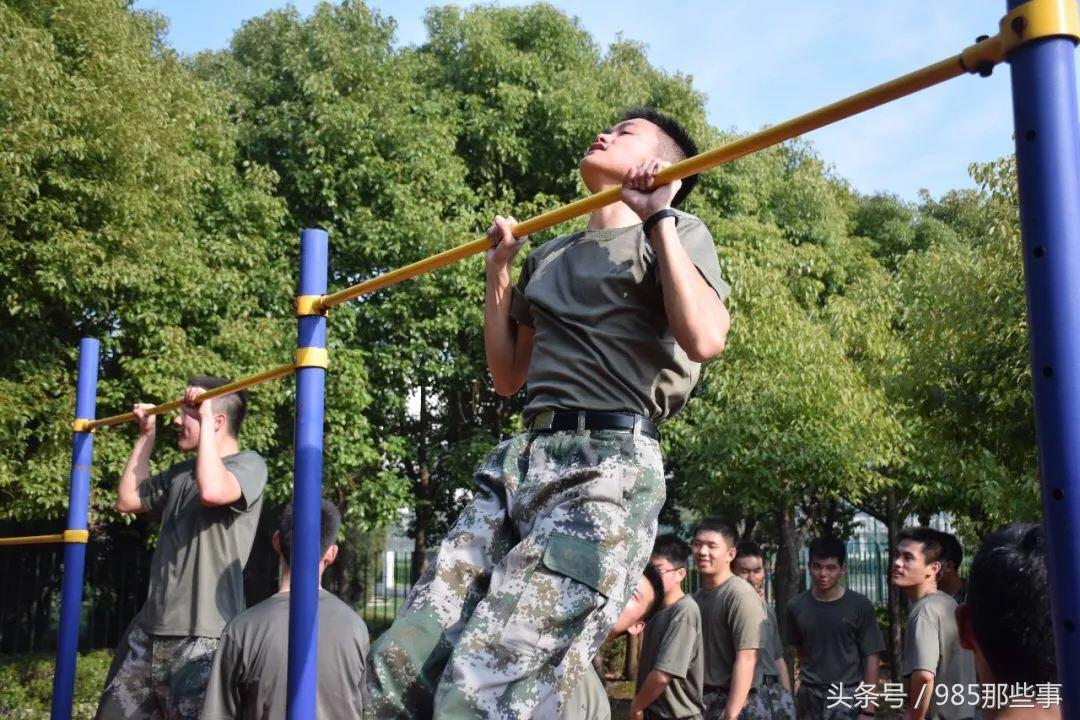 大学生入伍与国防生的区别，大学生入伍与国防生的差异分析