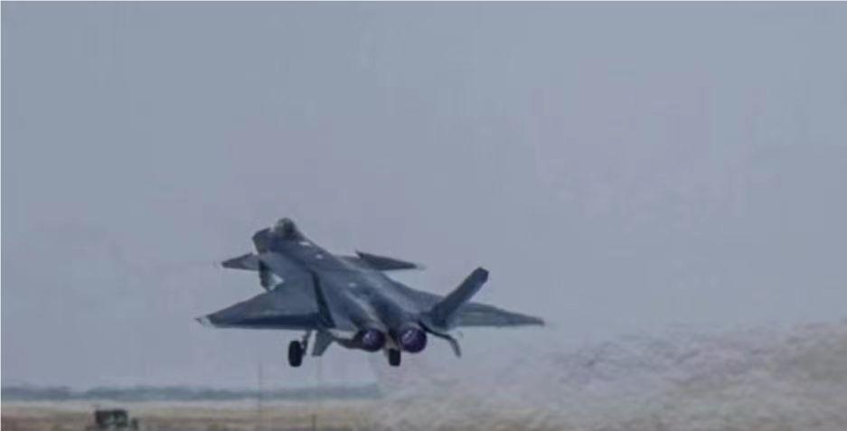 揭秘歼-21的速度极限,多少马赫?,揭秘歼-21速度极限,究竟能飞多少马赫?