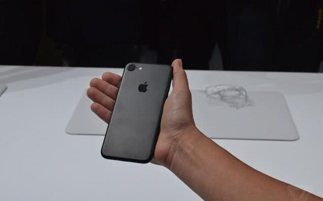 美国A-10雷电II战斗机退役，历史与未来的交汇点，美国A-10雷电II战斗机退役，历史传承与未来展望