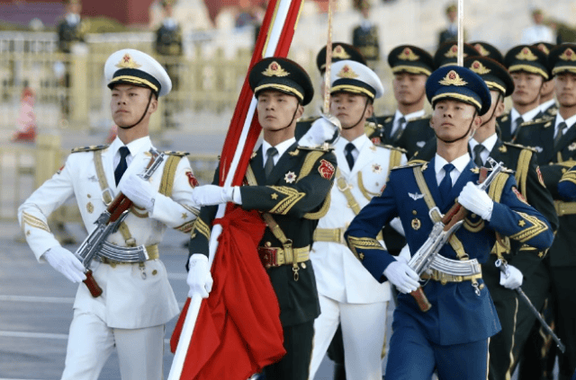 三军仪仗队升国旗的人数及其意义,三军仪仗队升国旗的人数与仪式意义探究