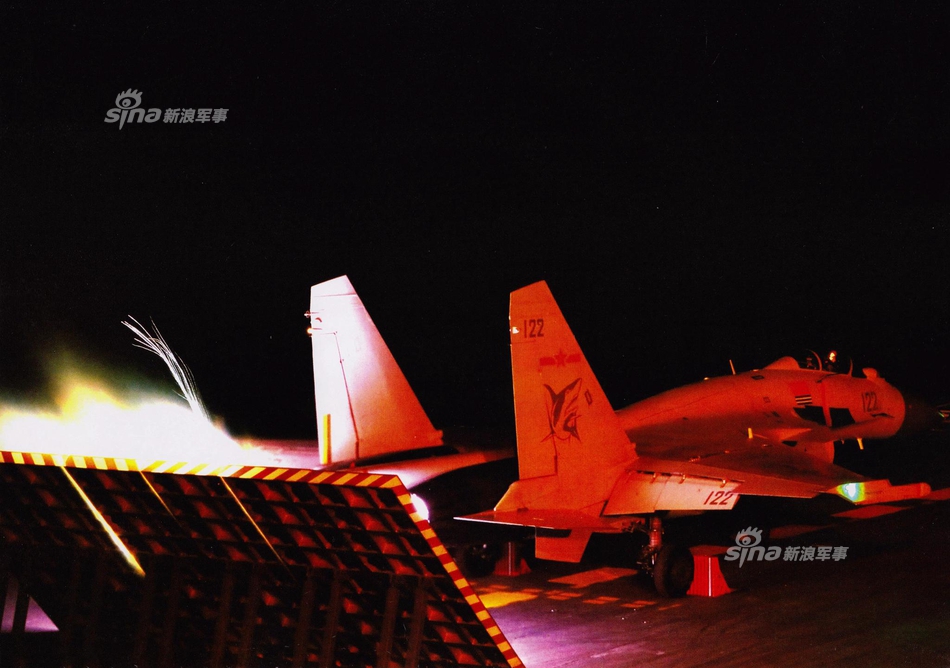 歼-15训练视频,揭示中国海军航空兵力量的卓越训练与实战能力,歼-15训练视频展现中国海军航空兵卓越训练与实战能力