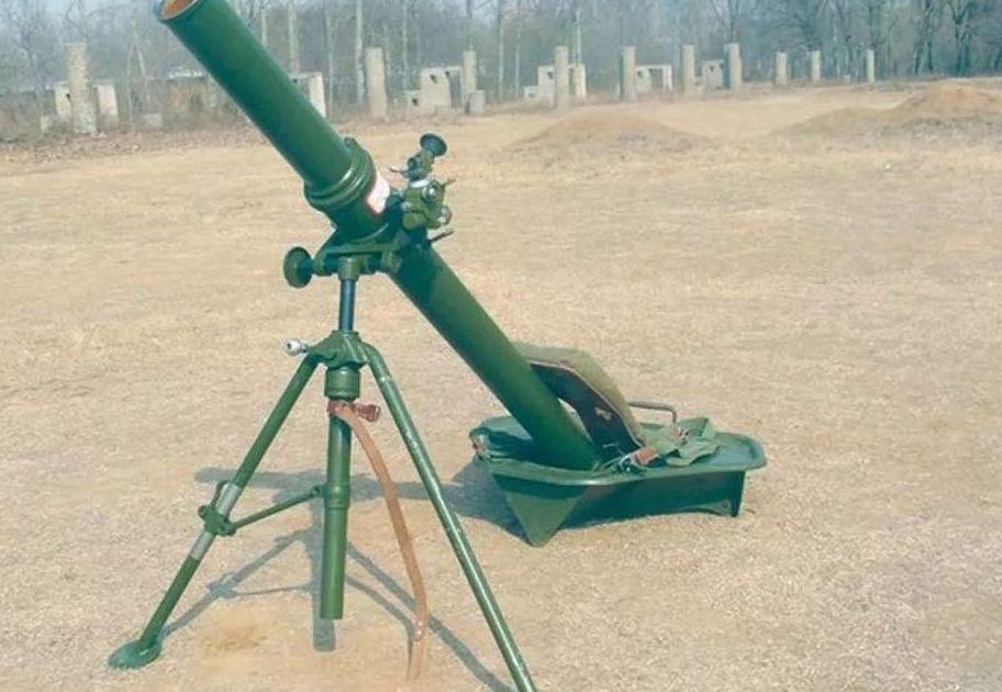 重型迫击炮,揭秘强大的160mm炮火威力,揭秘重型迫击炮,威力强大的160mm炮火震撼登场