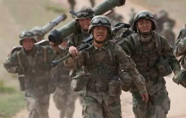 朱日和红军旅长的英雄赞歌，朱日和红军旅长英雄颂歌，时代赞歌与英雄传奇