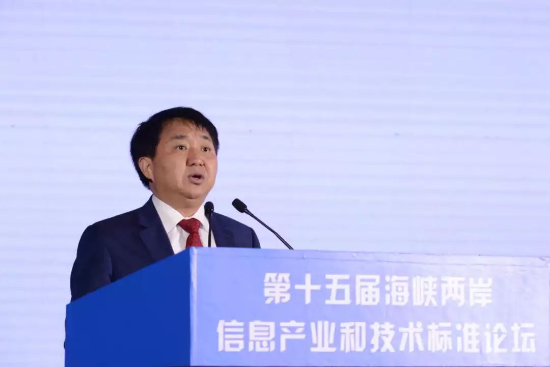 海峡两岸的钟厚涛，桥梁与纽带，海峡两岸桥梁缔造者钟厚涛，桥梁与纽带缔造两岸情深