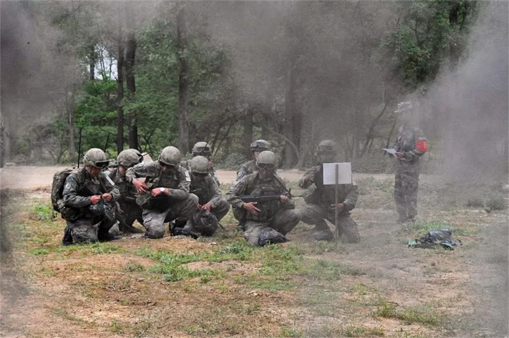 陆军星空迷彩服臂章,展现新时代军威的象征,陆军星空迷彩服臂章,新时代军威的象征