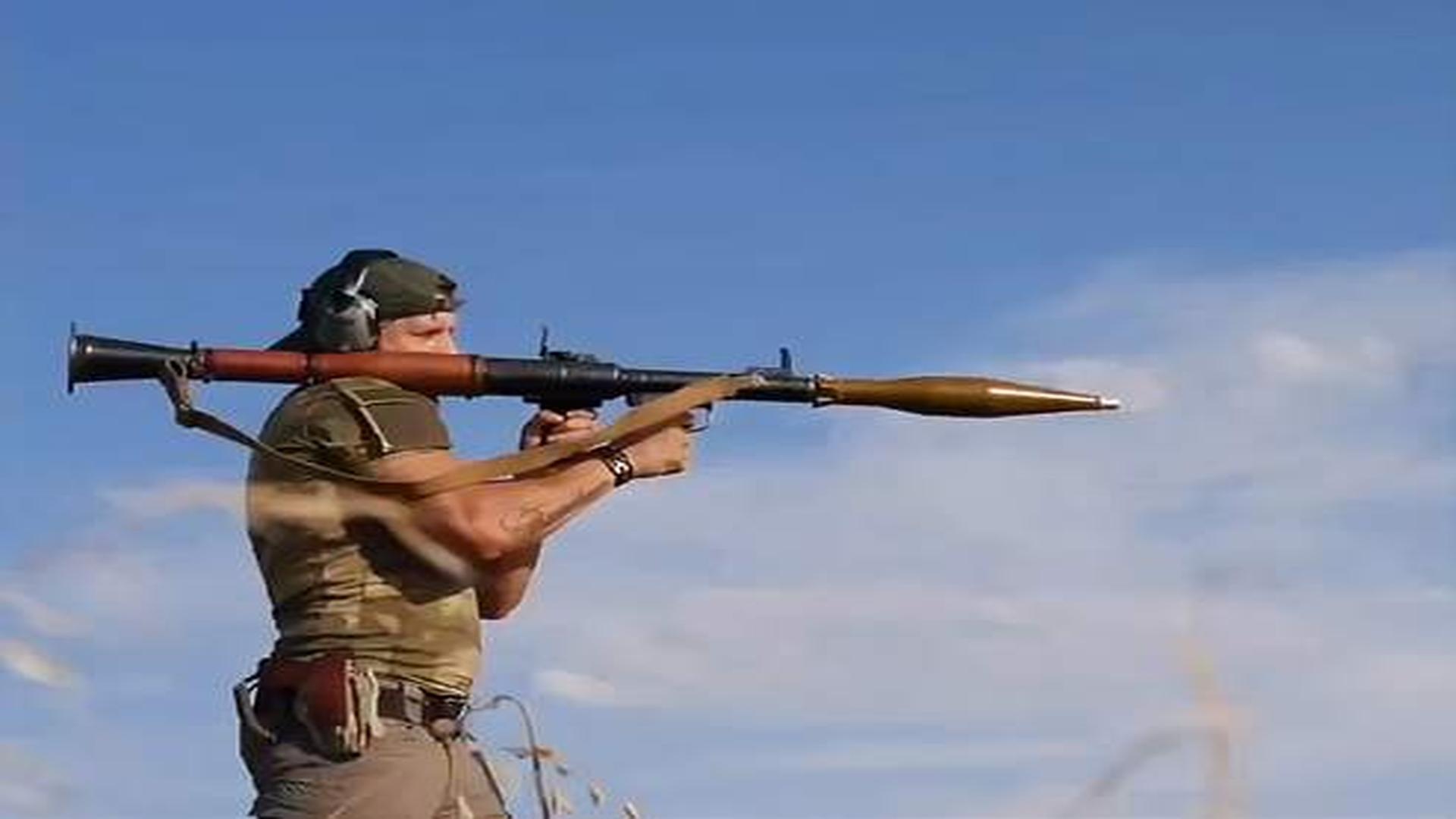 裤裆藏火箭筒，一则关于勇气与智慧的传奇故事，裤裆藏火箭筒，勇气与智慧的传奇故事