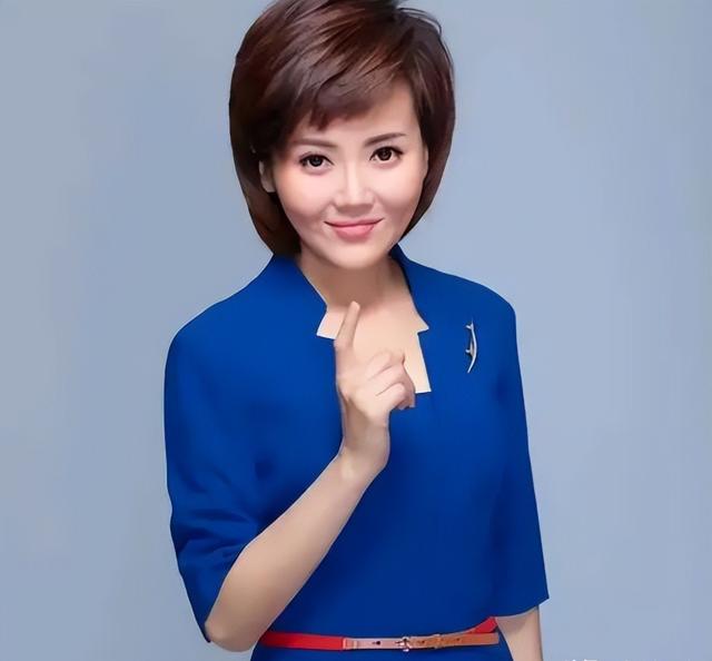 中央七套主持人照片,展现魅力与专业素养,中央七套主持人风采展示,魅力与专业并存的照片集