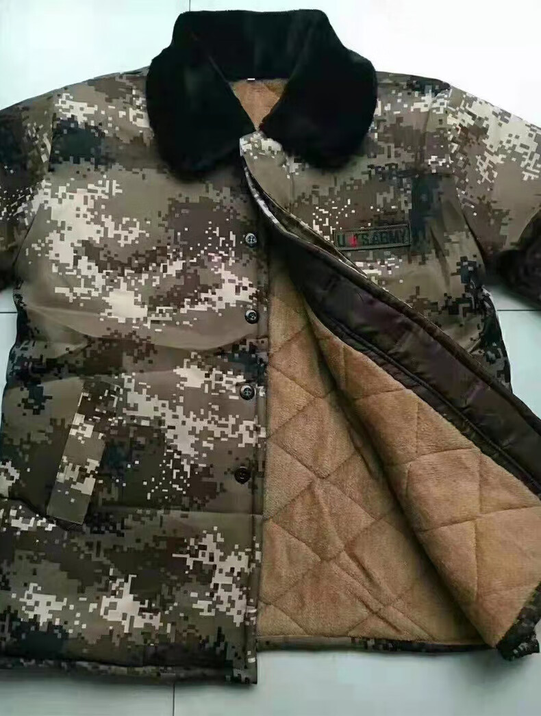 星空迷彩服大衣，时尚与实用的完美结合，星空迷彩服大衣，时尚与实用完美融合